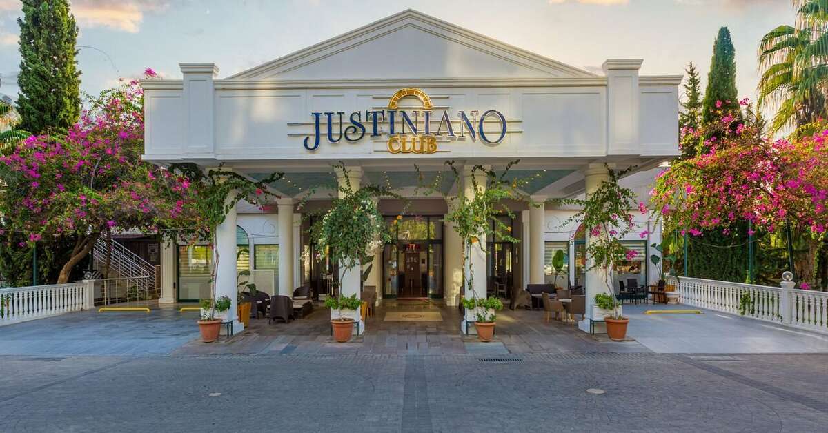 Ein Foto von der Außenansicht des Justiniano Club Alanya