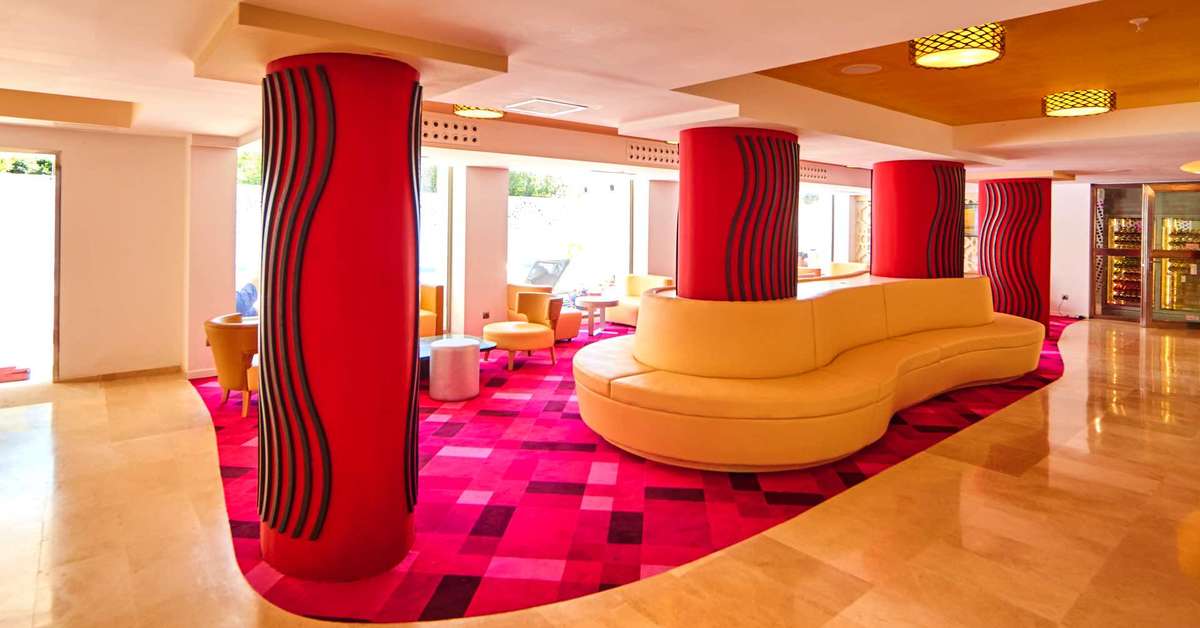 Een foto van het interieur van Indico Rock Hotel