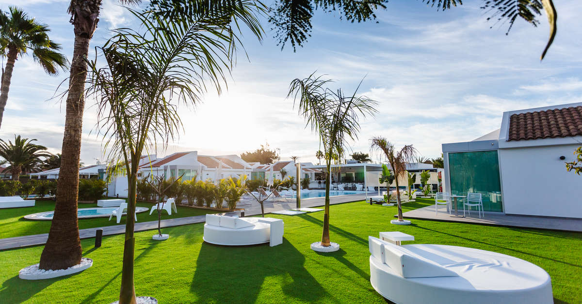 Een foto van het terras bij Seven Hotel & Wellness - Gay Only