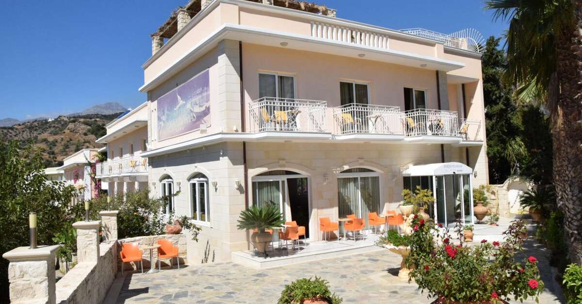 Een foto van de buitenkant van Hotel Porto Plakias