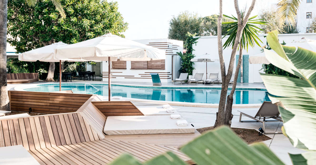 Ein Foto vom Pool im Hotel Bordoy Alcudia Port Suites