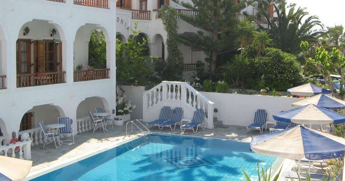 Ein Foto vom Pool im Hotel Armonia