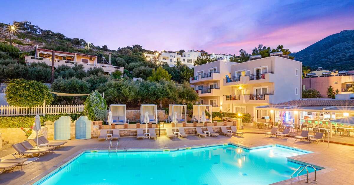 Ein Foto vom Pool im Rainbow Apartments