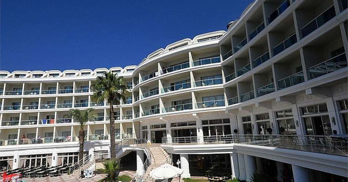 Een foto van de buitenkant van Pineta Park Deluxe Hotel