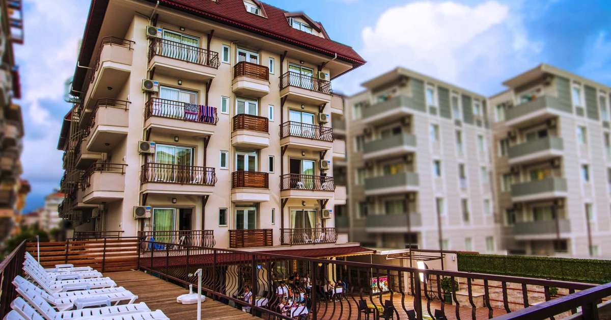 Ein Foto von der Außenansicht des Oba Time Hotel