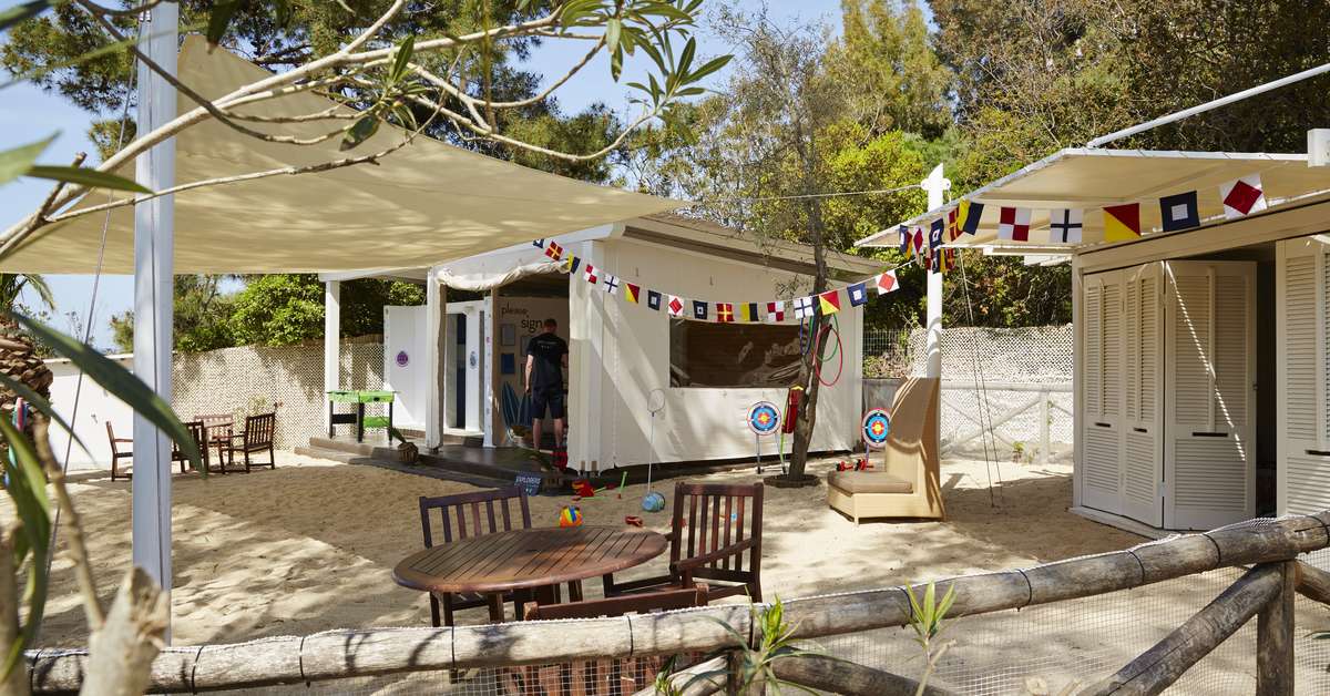 Een foto van het terras bij Eagles Palace
