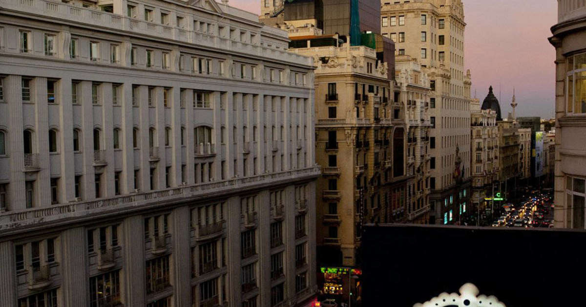 Een foto van de buitenkant van Hotel Regente Madrid