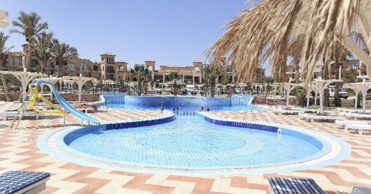 Een foto van het zwembad bij Acel Beach Resort