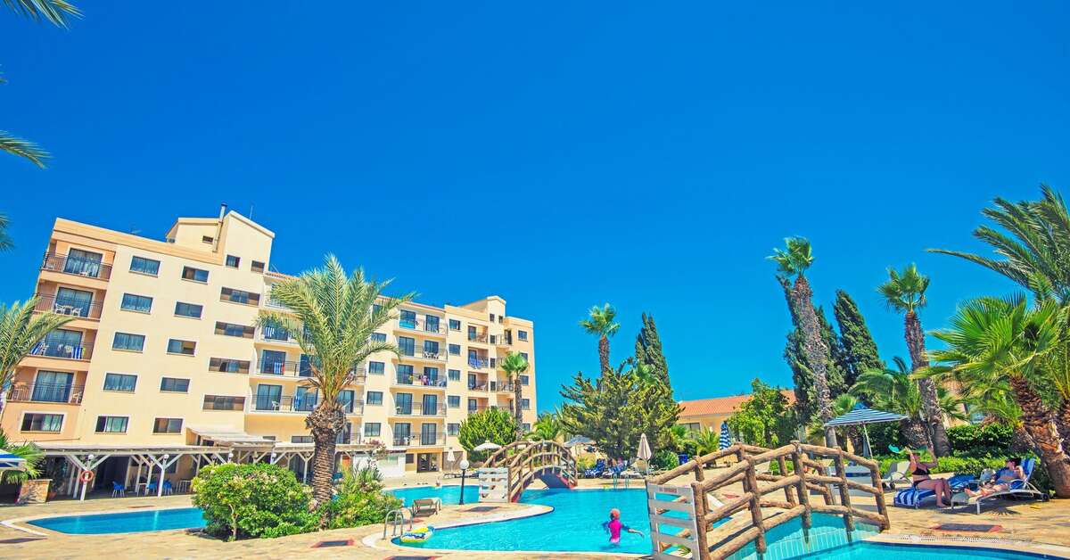 Ein Foto vom Pool im Tsokkos Gardens Hotel