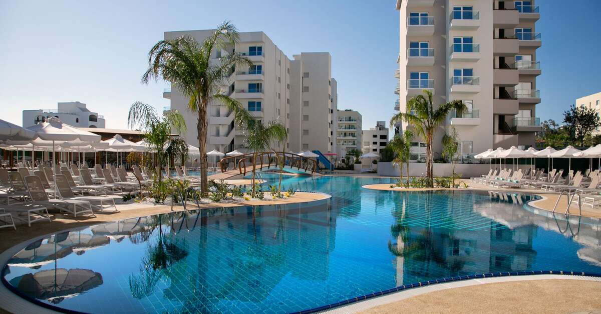 Een foto van het zwembad bij Vangelis Hotel & Suites