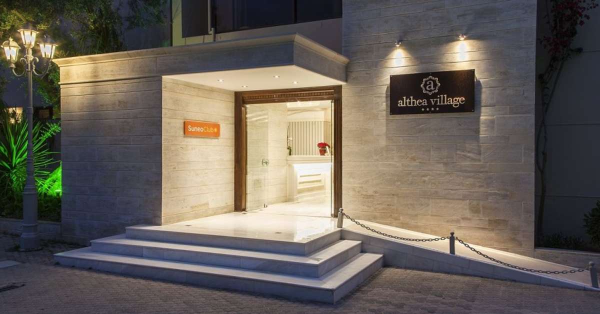 Een foto van de buitenkant van Suneo Althea Village