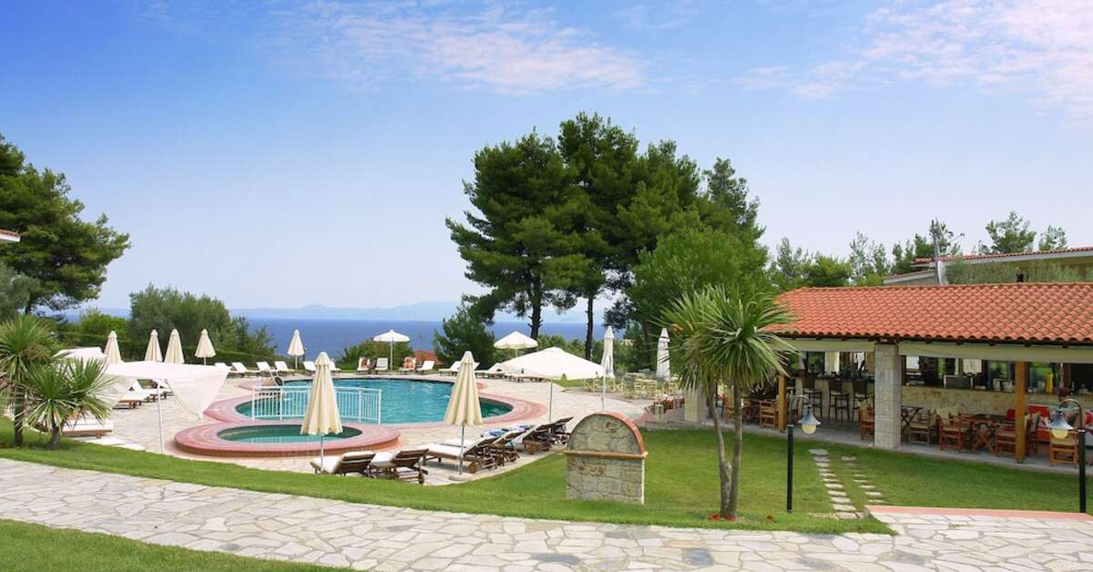Ein Foto vom Pool im Alkion Resort