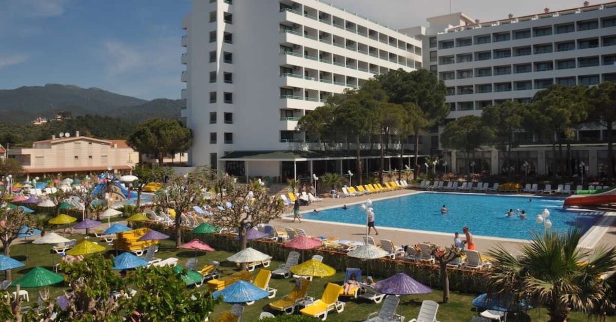 Een foto van het zwembad bij Hotel Grand Efe