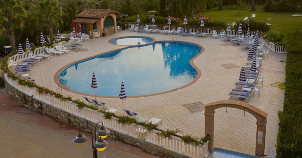 Ein Foto vom Pool im Agrihotel Elisabetta