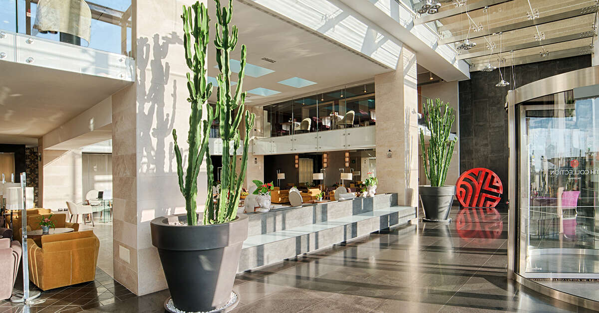 Een foto van het interieur van NH Collection Taormina