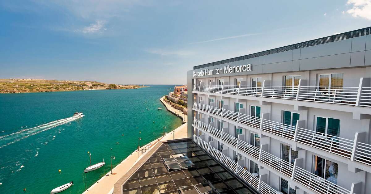 Een foto van de buitenkant van Barcelo Hamilton Menorca