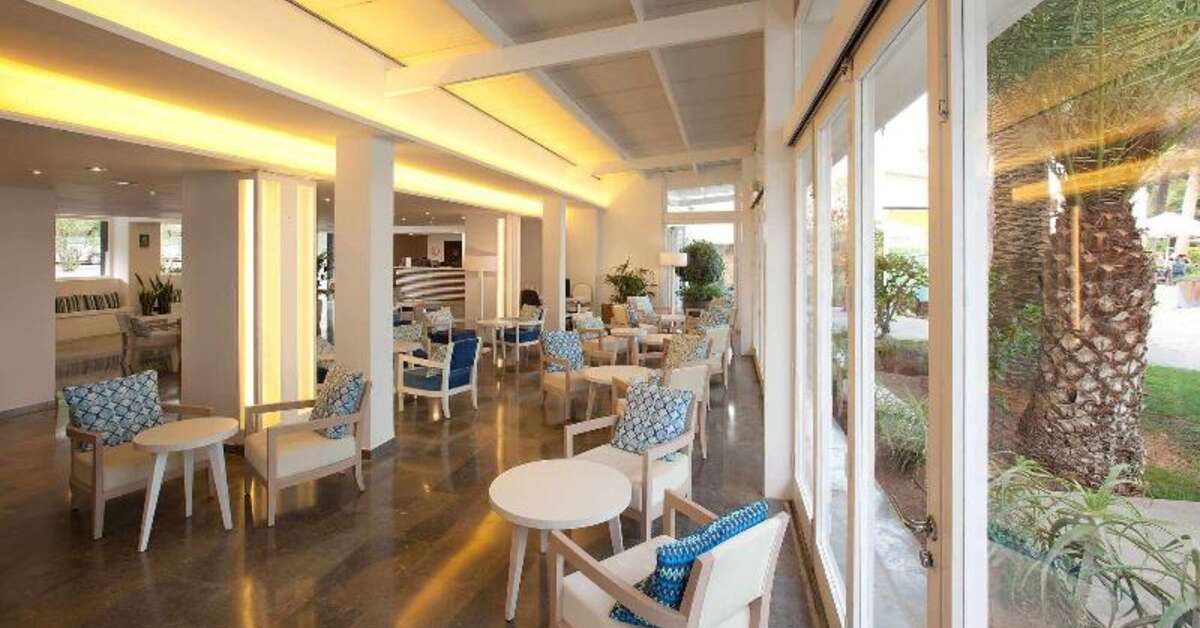Een foto van het interieur van Magic Life Cala Pada