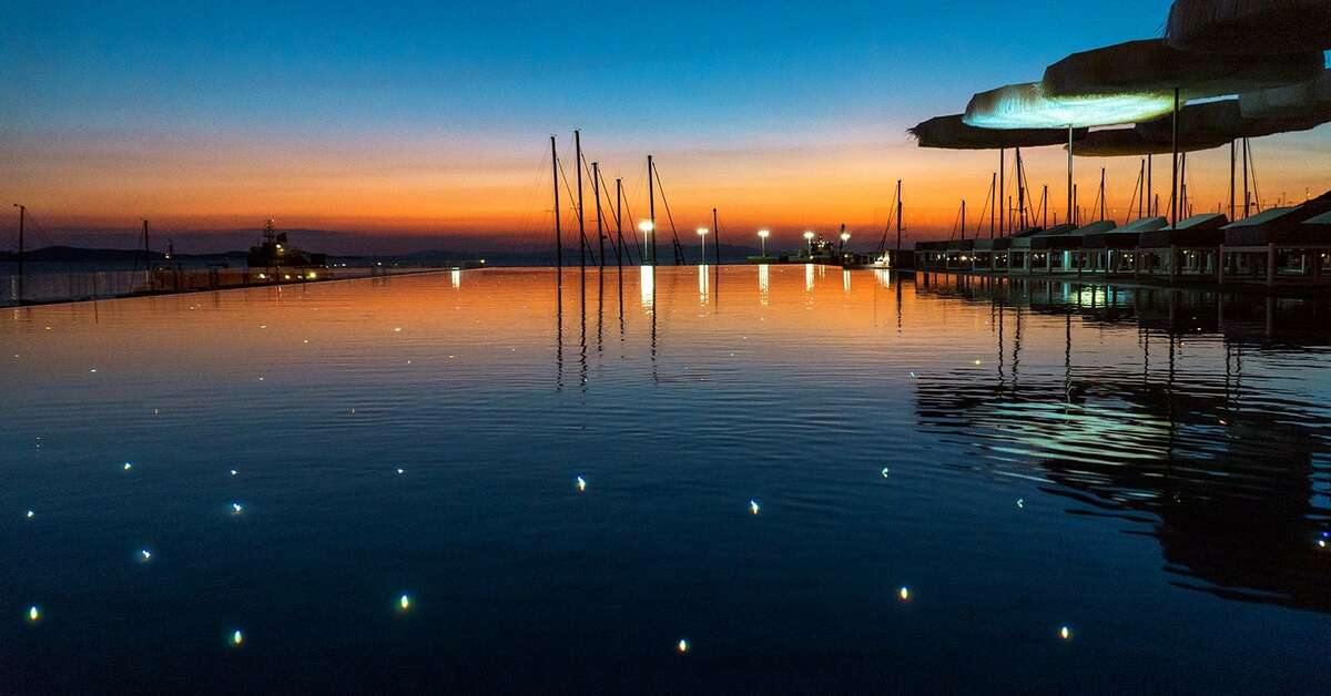 Een foto van het zwembad bij Mykonos Riviera Hotel & Spa