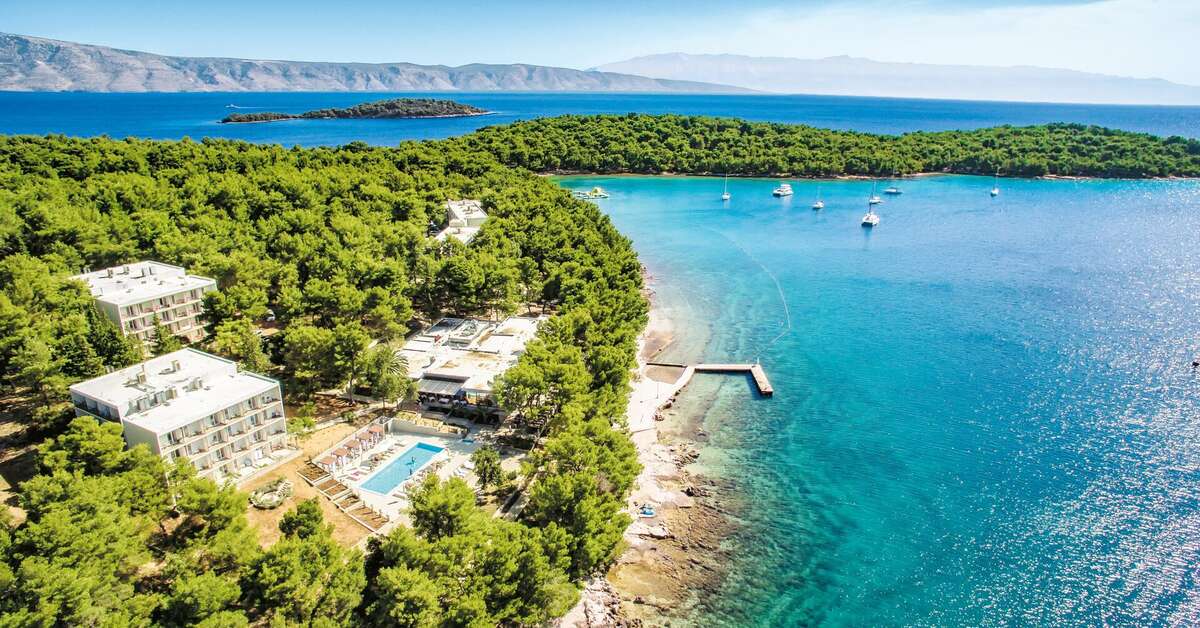 Een foto van het zwembad bij Aminess Younique Senses Resort