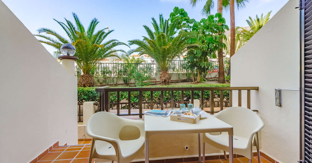 Ein Foto von der Terrasse im Klayman Olivina Aparthotel