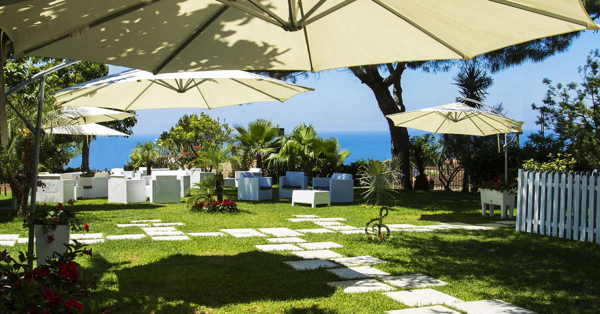 Ein Foto von der Terrasse im La Bussola Hotel