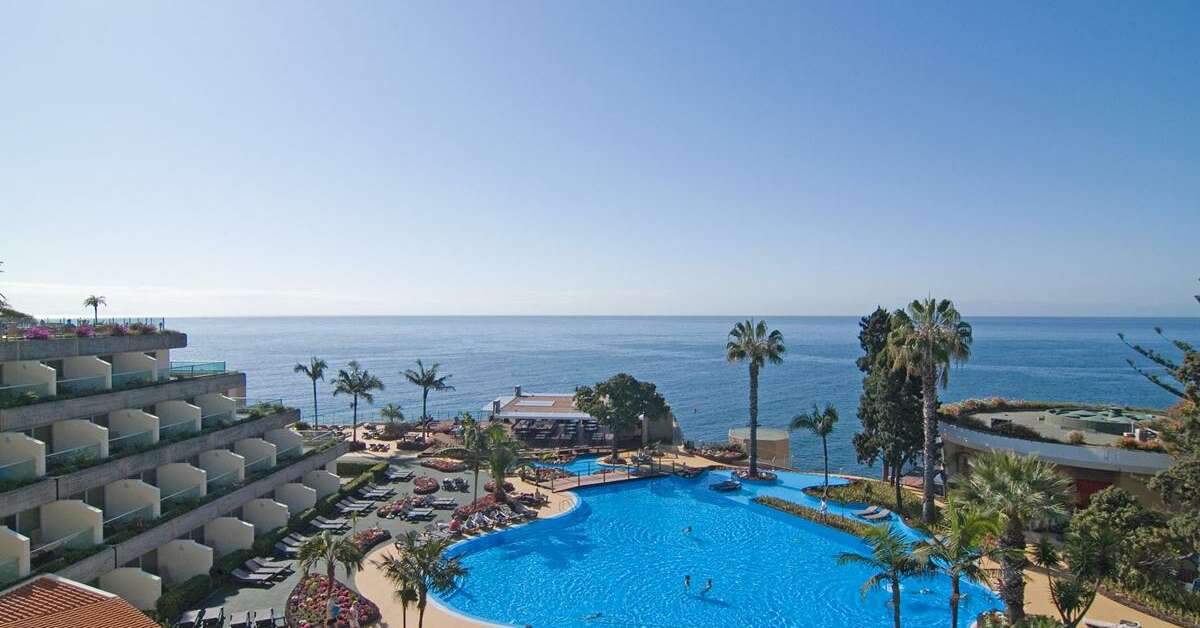 Ein Foto vom Pool im Pestana Carlton Madeira