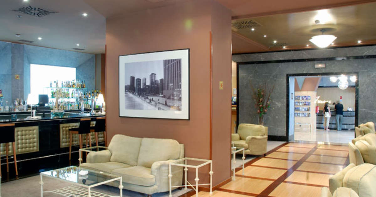 Een foto van het interieur van Abba Madrid Hotel