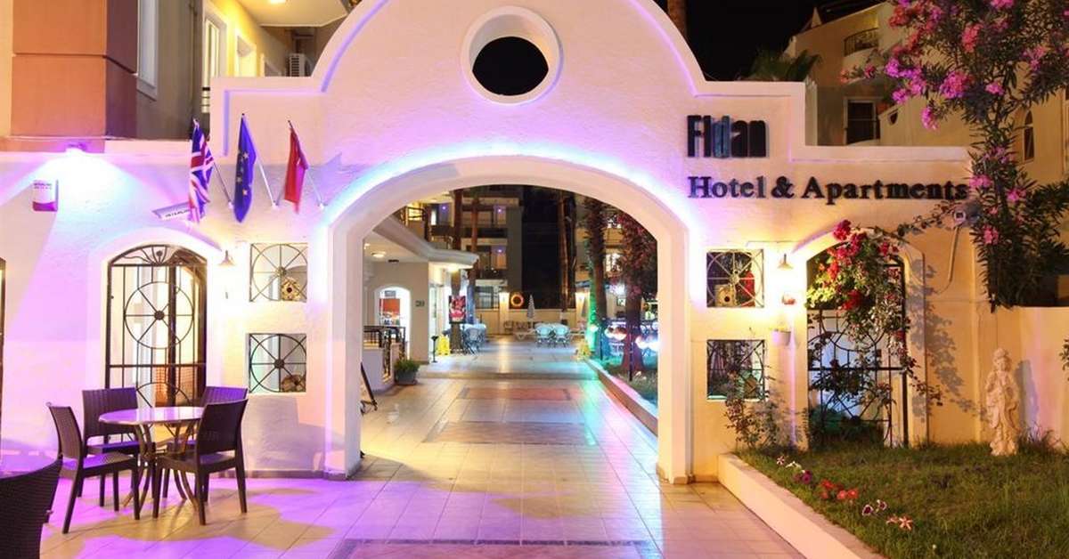 Een foto van de buitenkant van Fidan Hotel