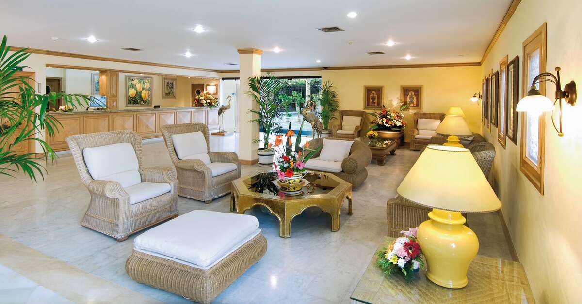 Een foto van het interieur van BlueBay Banus