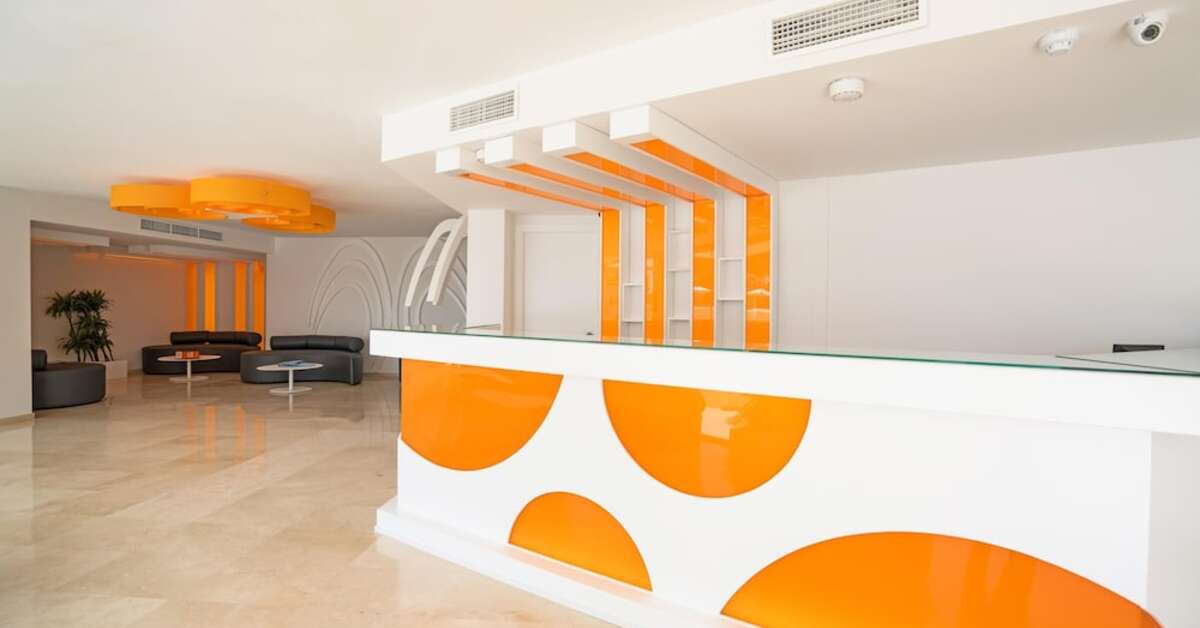 Een foto van het interieur van THB Naeco Ibiza