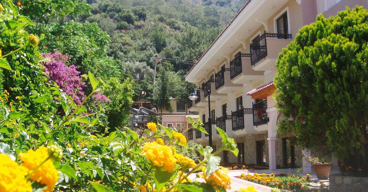 Ein Foto von der Außenansicht des Perdikia Beach Hotel