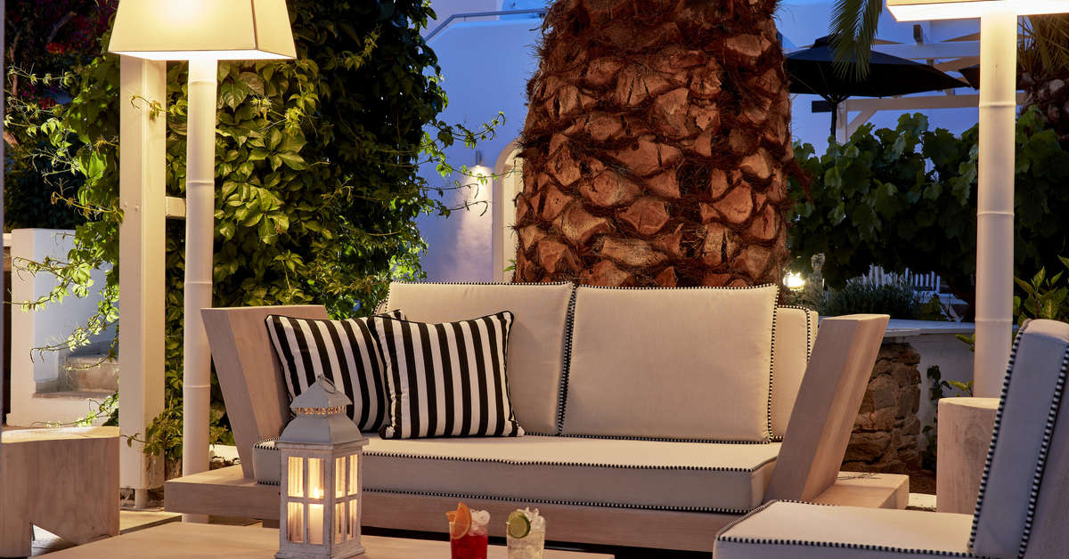 Een foto van het terras bij Mr & Mrs White Paros