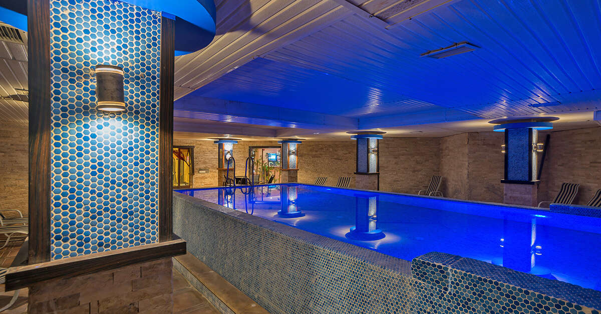 Ein Foto vom Pool im TAC Premier Hotel & Spa