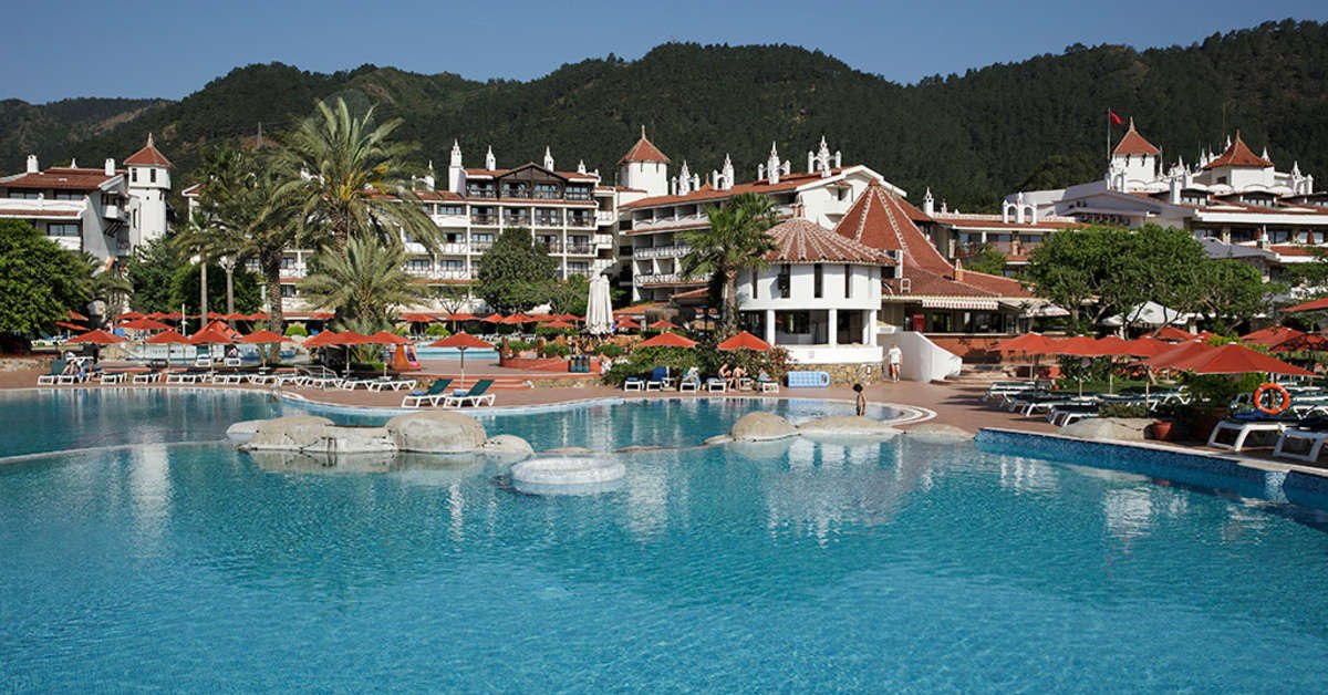 Een foto van het zwembad bij Marti Resort