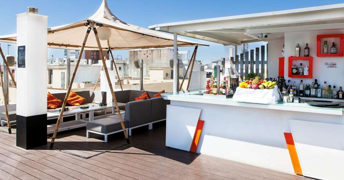 Een foto van het terras bij Soho Bahia Malaga Hotel