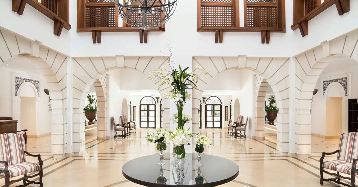 Ein Foto vom Innenbereich im Pine Cliffs Hotel A Luxury Collection Resort