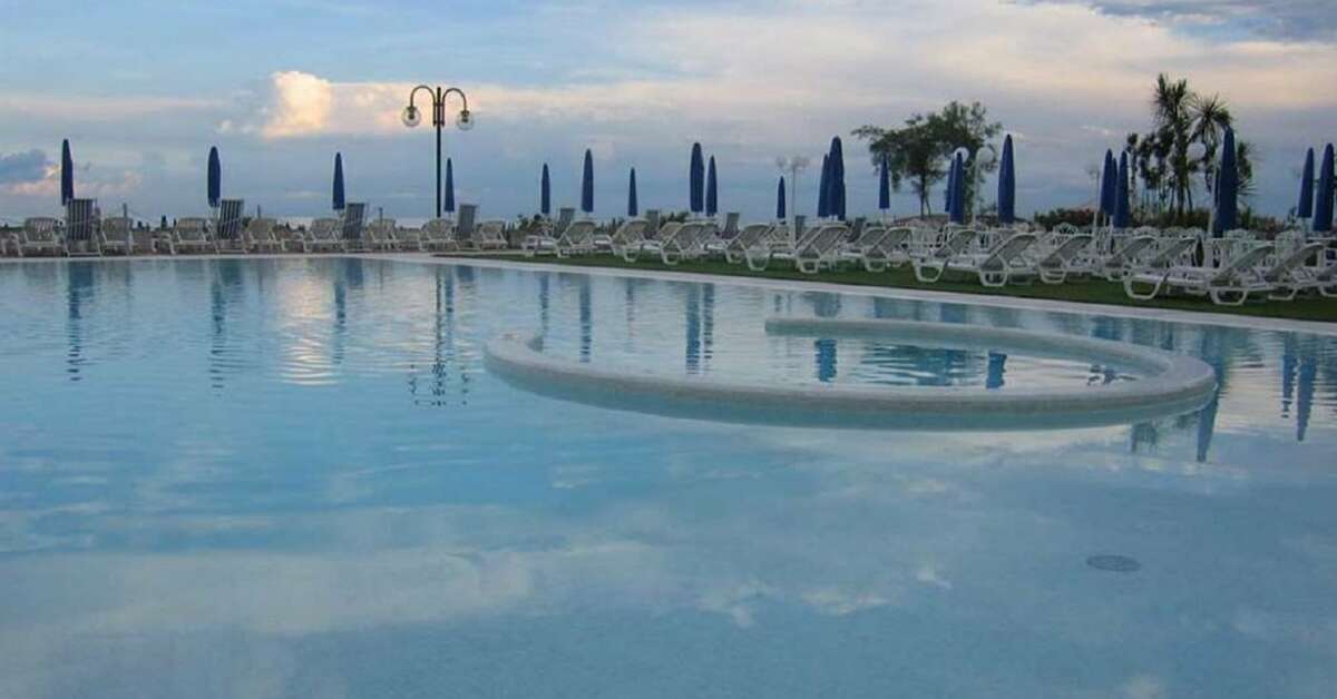 Ein Foto vom Pool im Hotel Le Soleil