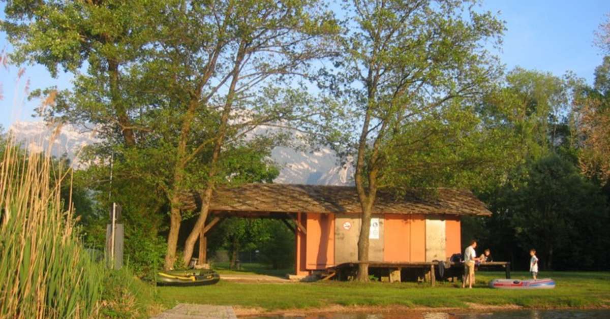 Een foto van de buitenkant van Camping Due Laghi