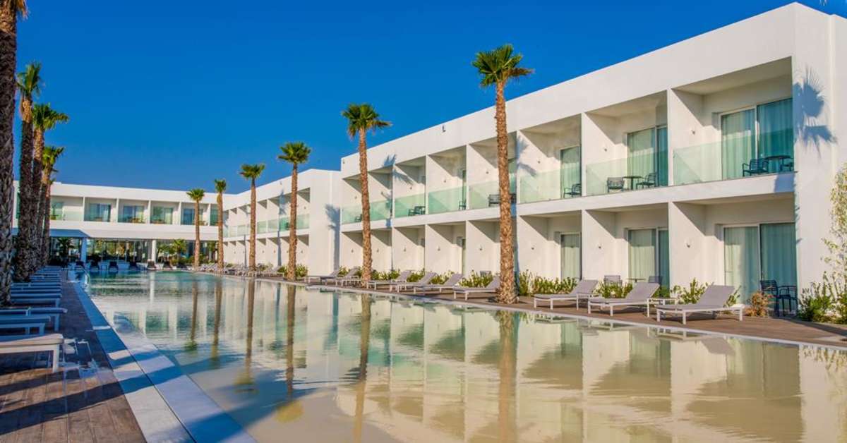 Een foto van het zwembad bij White Dreams Resort