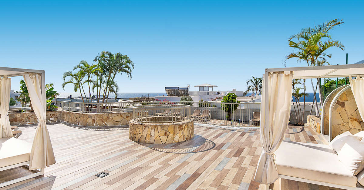 Ein Foto von der Terrasse im Apartments Livvo Garden & Sea Boutique Lodging