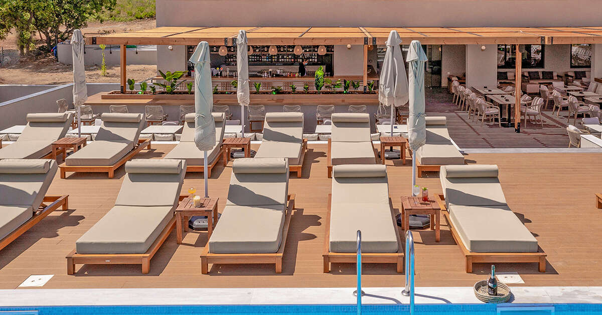 Ein Foto vom Pool im Georgioupolis Suites