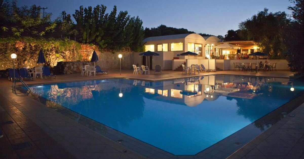 Een foto van het zwembad bij Suneo Althea Village