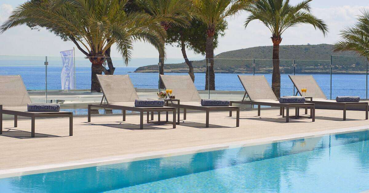 Een foto van het zwembad bij Melia Calvia Beach