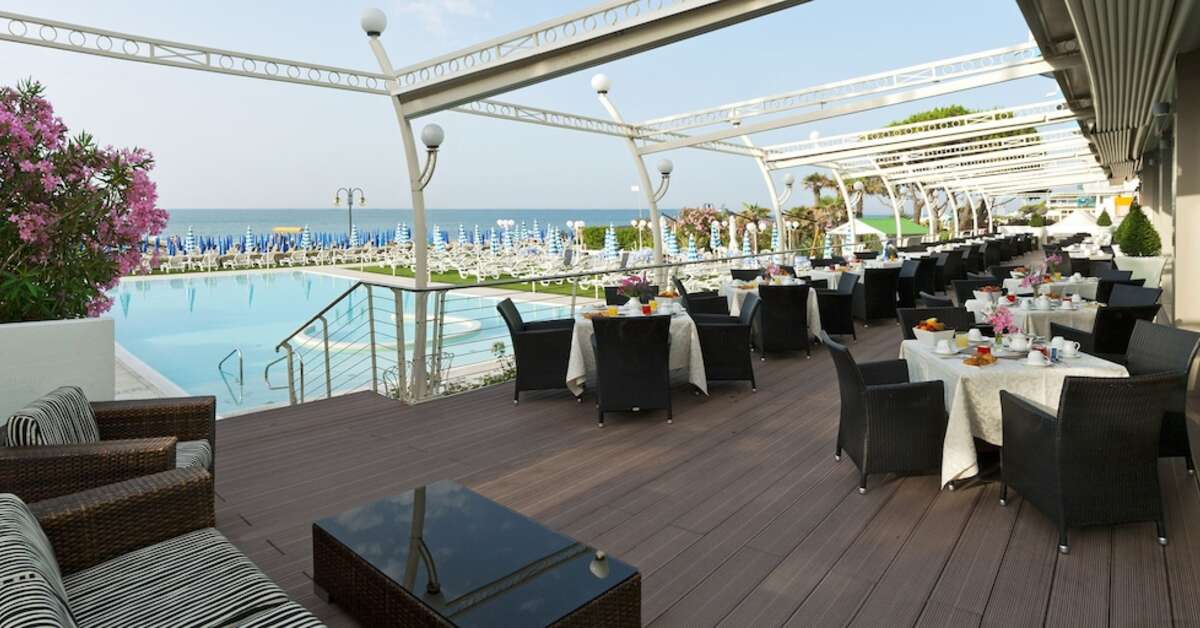 Ein Foto vom Pool im Hotel Le Soleil