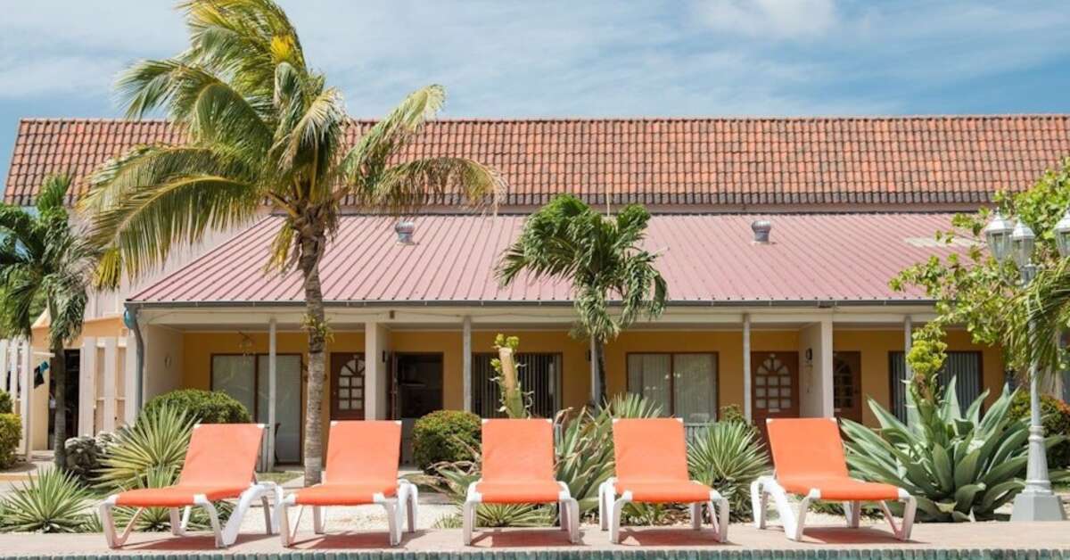 Een foto van het zwembad bij Camacuri Residence