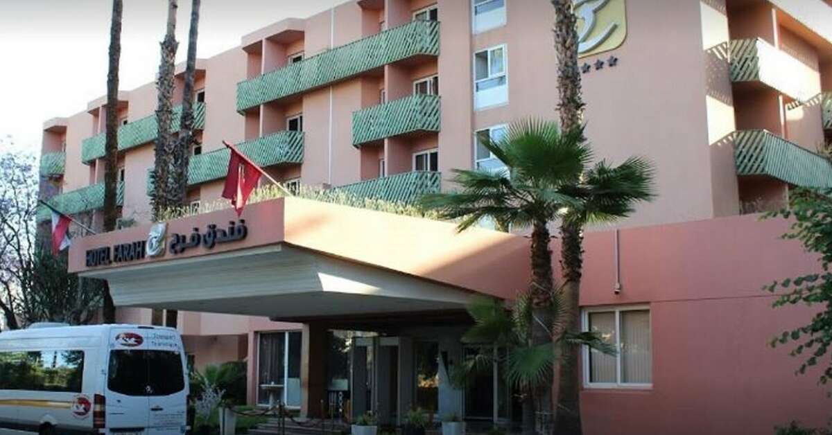 Een foto van de buitenkant van Hotel Farah Marrakech