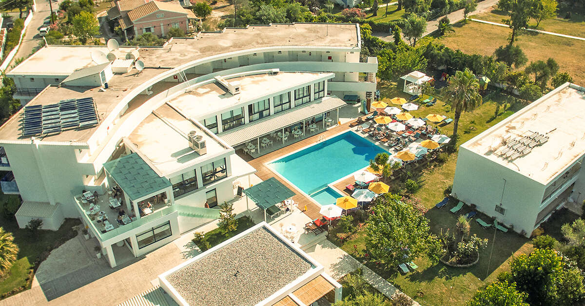 Een foto van de buitenkant van Nasos Hotel & Resort
