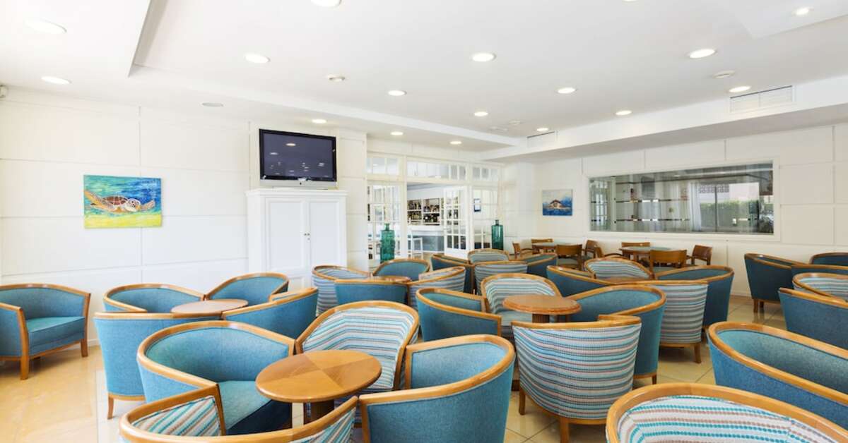 Een foto van het interieur van Don Miguel Playa Hotel