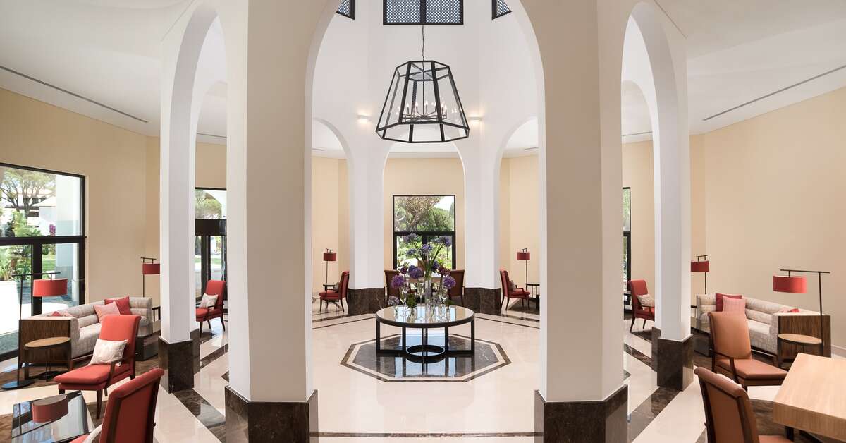Een foto van het interieur van Pine Cliffs Ocean Suites