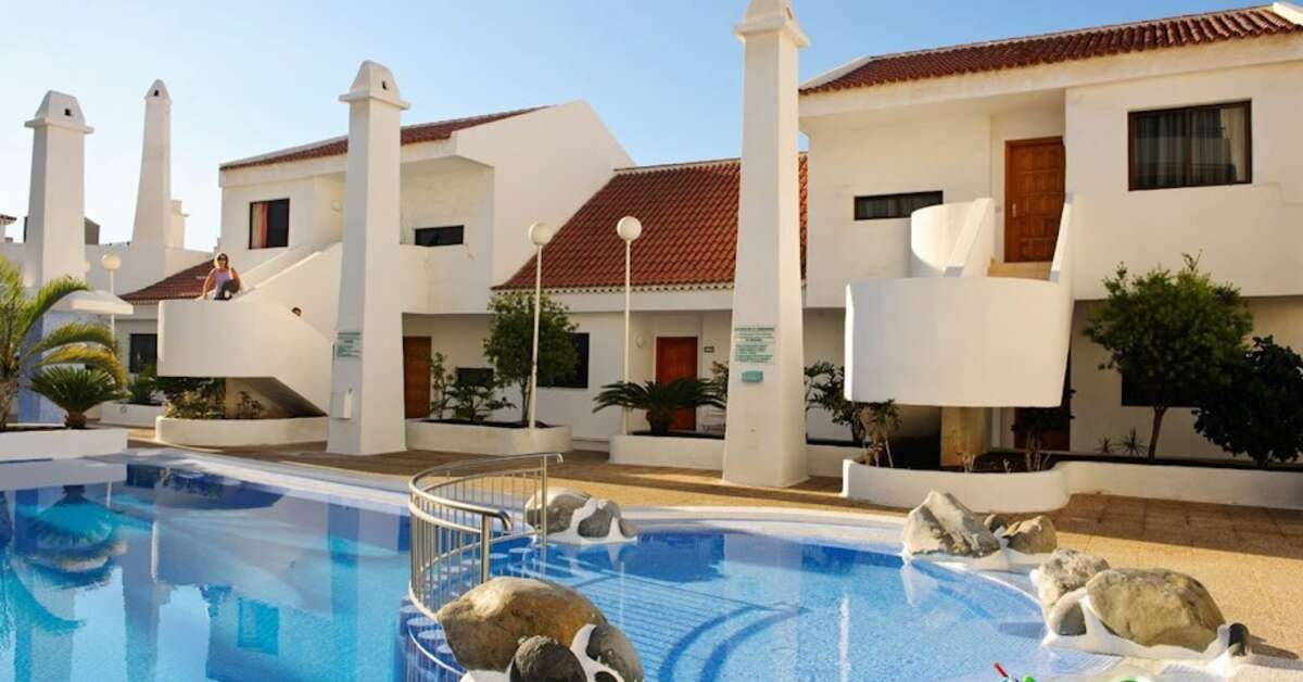 Een foto van het zwembad bij Garajonay Appartementen